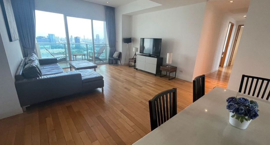 For sale 3 bedrooms condo in Khlong Toei, Bangkok