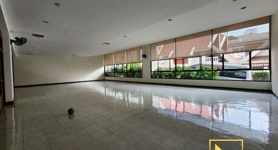 Wohnung zur Miete mit 3 Zimmer in Watthana, Bangkok