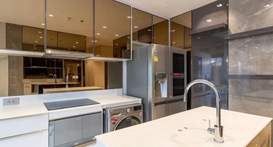 Wohnung zur Miete und zum Kauf mit 2 Zimmer in Bang Rak, Bangkok