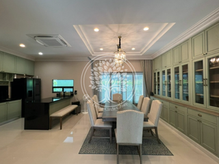 For rent and for sale 5 bedrooms house in Bang Kapi, Bangkok