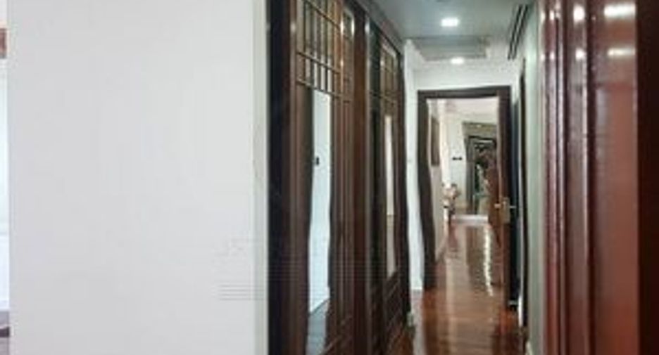 For sale 2 bedrooms condo in Pathum Wan, Bangkok