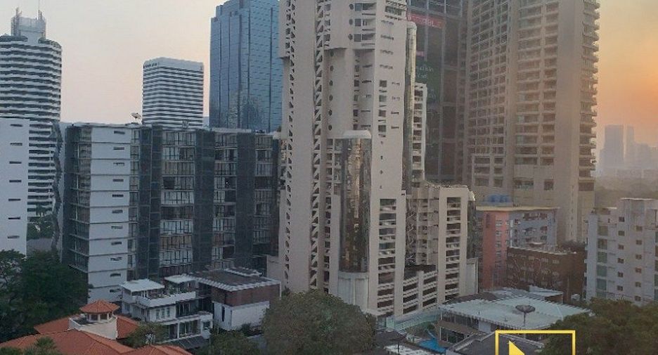 For rent 2 bedrooms condo in Khlong Toei, Bangkok