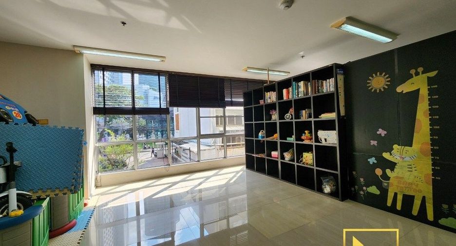 For rent 2 bedrooms condo in Khlong Toei, Bangkok