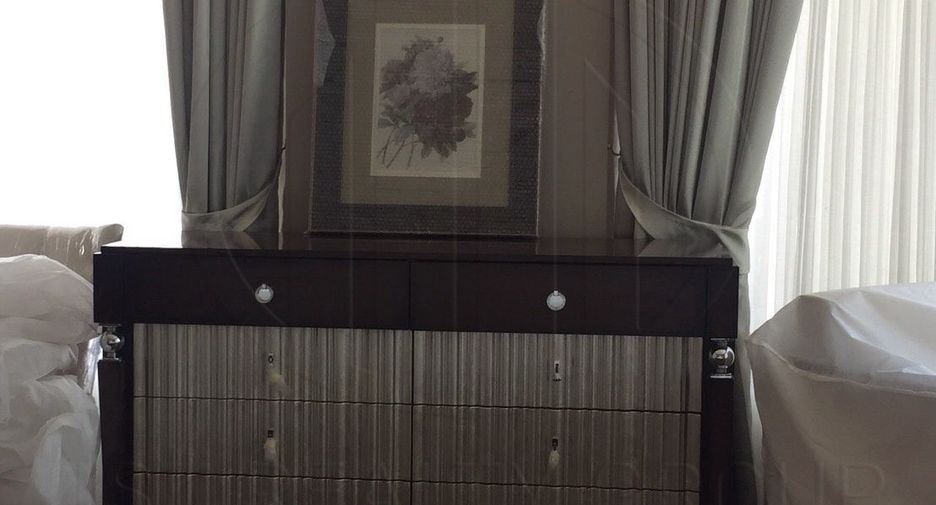 For sale 2 bedrooms condo in Khlong Toei, Bangkok