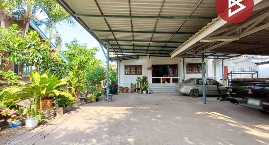 For sale 4 bed house in Mueang Samut Songkhram, Samut Songkhram