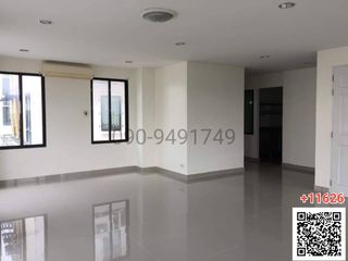 For rent 4 bedrooms office in Bang Na, Bangkok