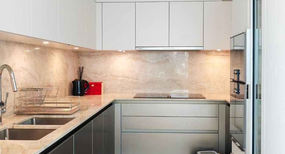 For sale 2 bedrooms condo in Pathum Wan, Bangkok