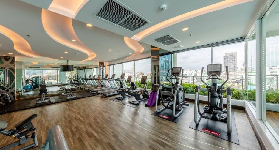 Wohnung zur Miete und zum Kauf mit 1 Zimmer in Bang Rak, Bangkok
