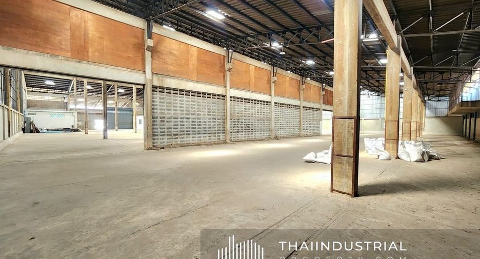 For rent warehouse in Mueang Pathum Thani, Pathum Thani