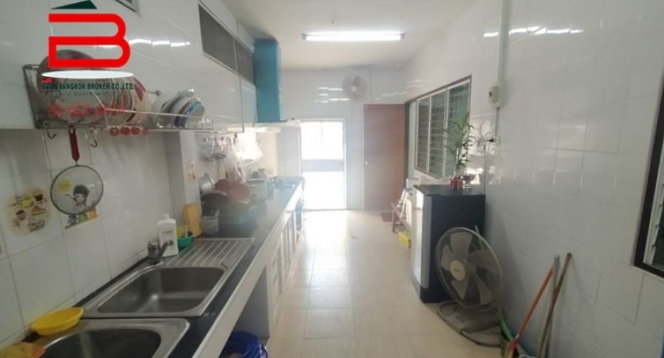 For sale 8 bed retail Space in Mueang Chachoengsao, Chachoengsao