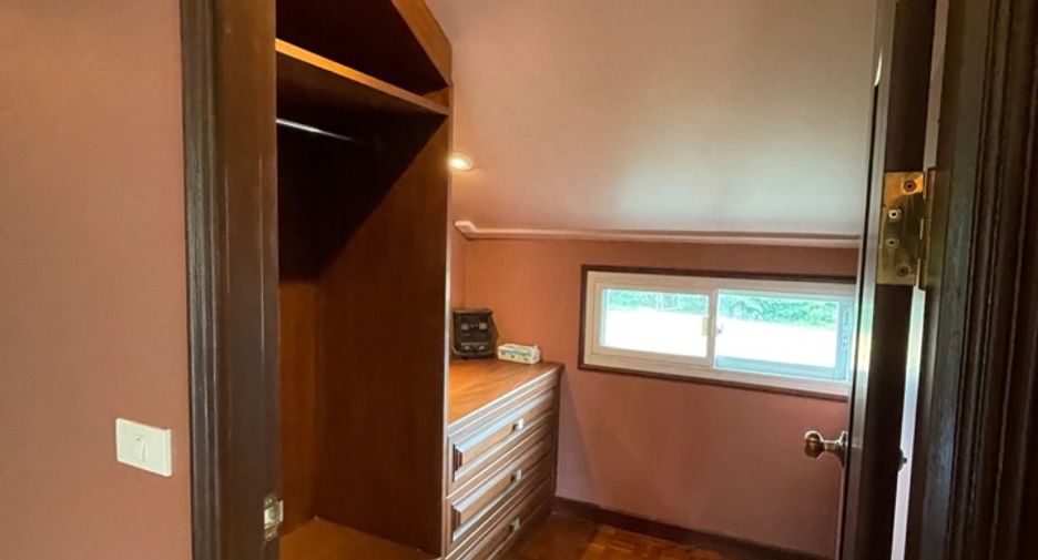 Haus zur Miete und zum Kauf mit 10 Zimmer in San Sai, Chiang Mai