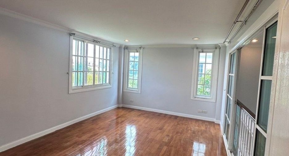 For rent 4 bedrooms house in Mueang Samut Prakan, Samut Prakan