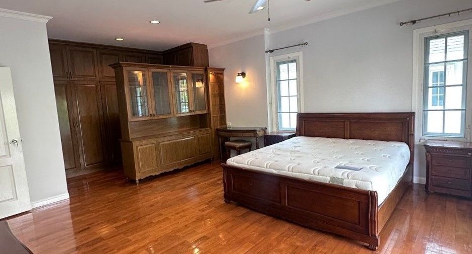 For rent 4 bedrooms house in Mueang Samut Prakan, Samut Prakan