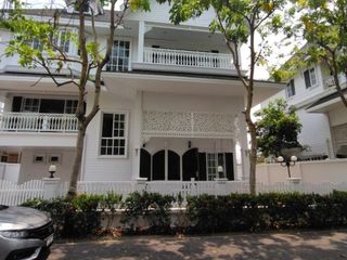 À louer 4 chambres maison à Mueang Samut Prakan, Samut Prakan