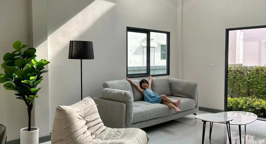 For rent and for sale 4 bedrooms house in Bang Phli, Samut Prakan