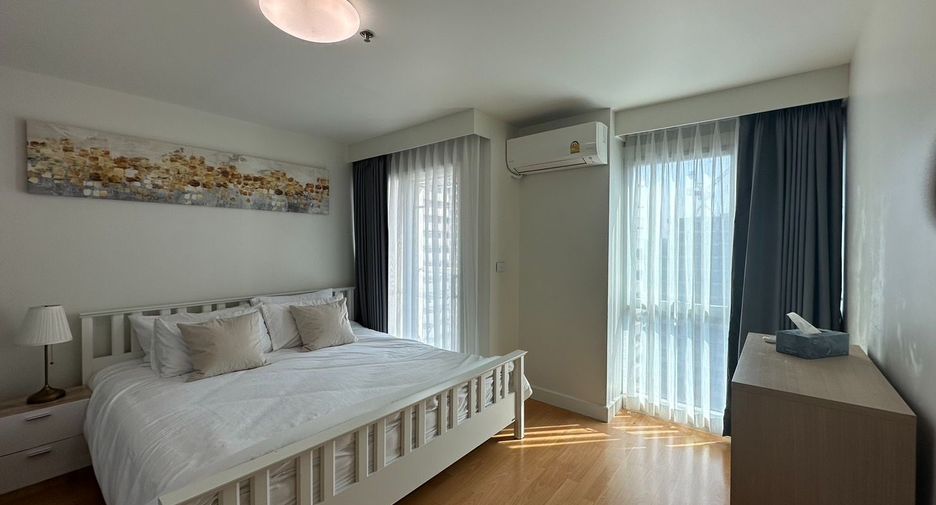 For sale 3 ベッドルーム condo in Sathon, Bangkok