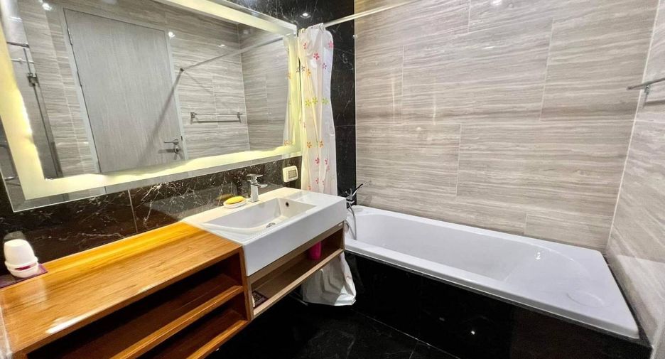 For rent 2 bedrooms condo in Bang Lamung, Chonburi