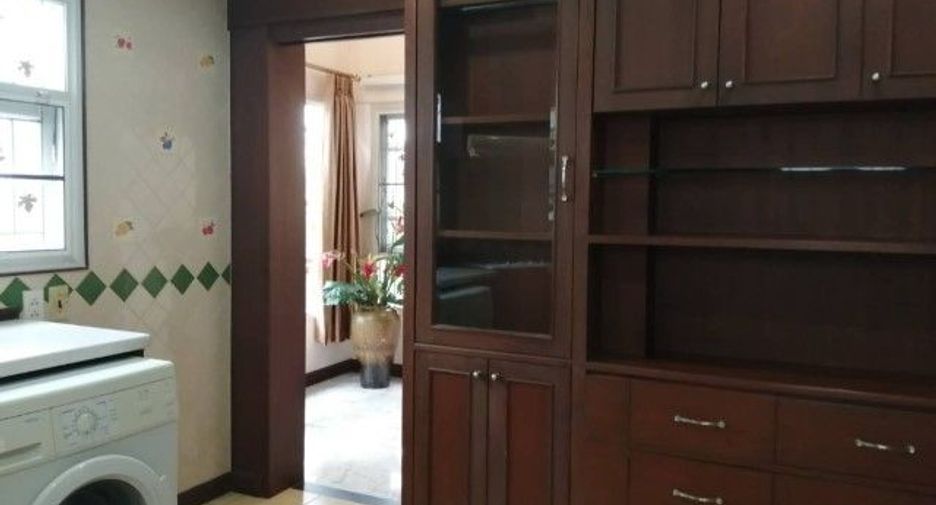 For rent 3 bedrooms house in Bang Kapi, Bangkok
