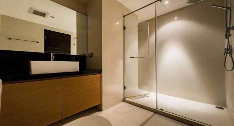 For rent 3 bedrooms condo in Watthana, Bangkok