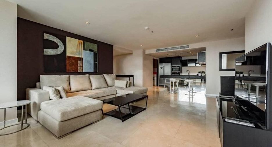 For rent 3 bedrooms condo in Watthana, Bangkok