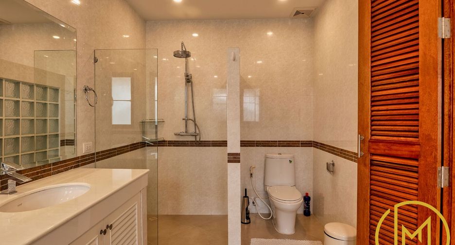 For rent and for sale 4 bedrooms villa in Thalang, Phuket