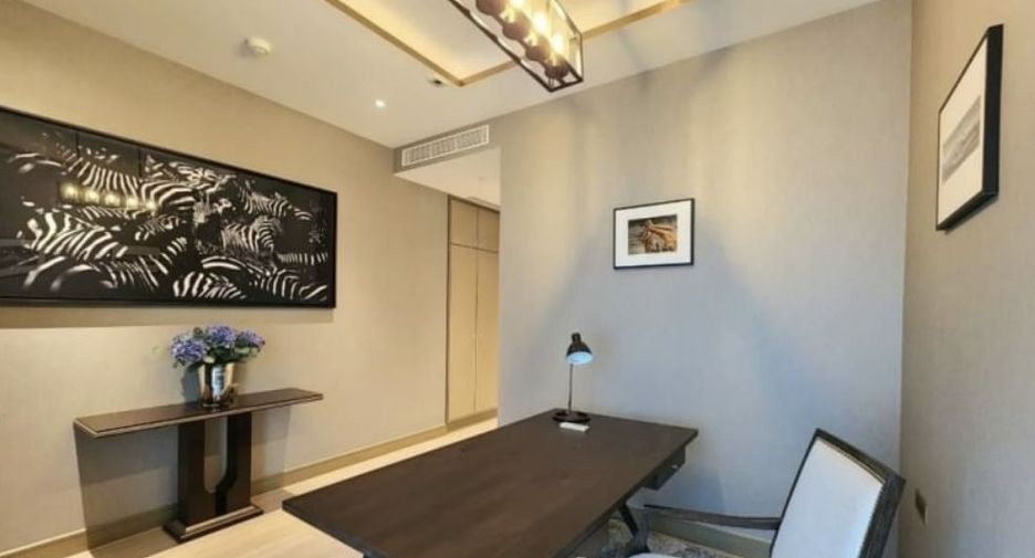 For sale 3 ベッドルーム condo in Khlong San, Bangkok