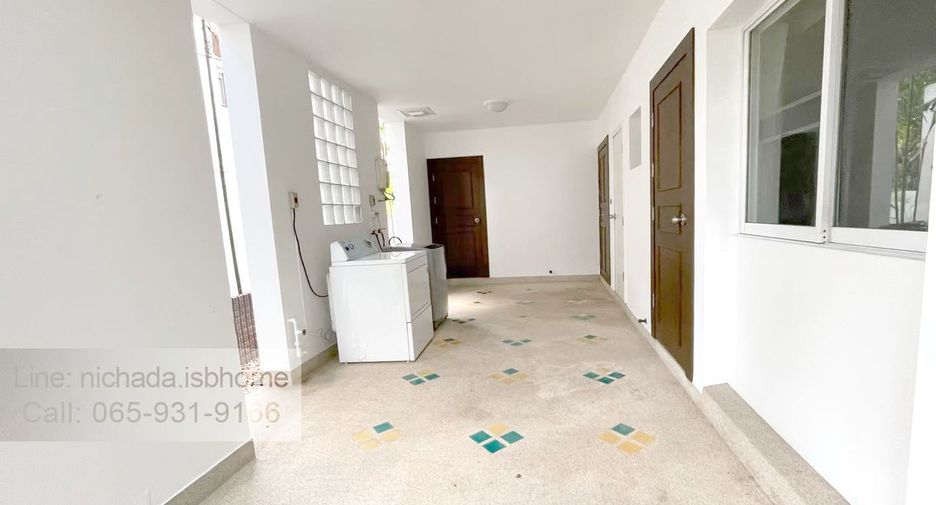 Haus zur Miete und zum Kauf mit 4 Zimmer in Pak Kret, Nonthaburi