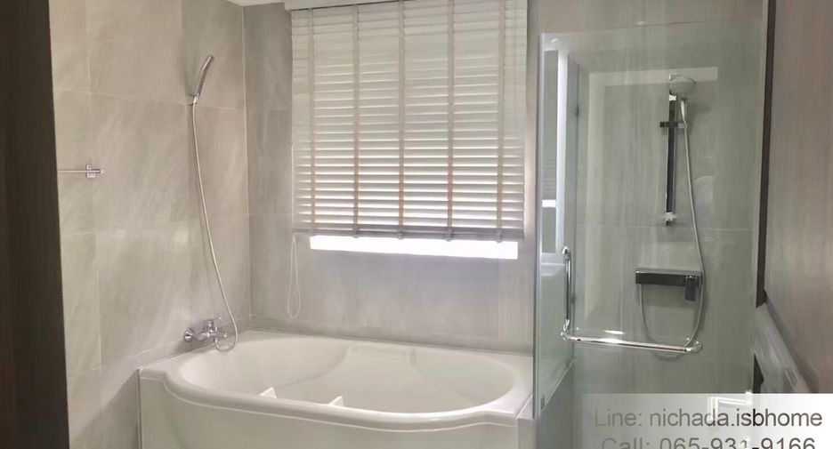 Haus zur Miete und zum Kauf mit 4 Zimmer in Pak Kret, Nonthaburi