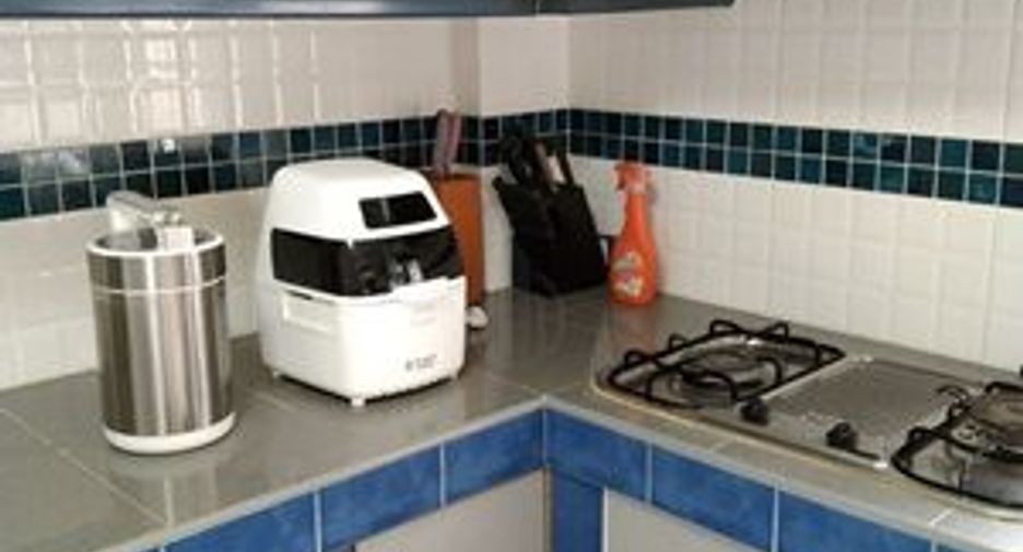 For sale 4 bedrooms house in Phra Khanong, Bangkok