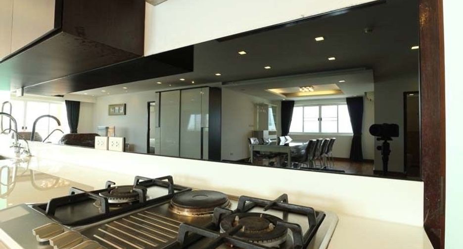 À louer 2 chambres condo à Khlong San, Bangkok