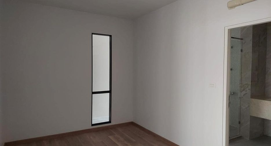 For sale 9 ベッドルーム townhouse in Yan Nawa, Bangkok