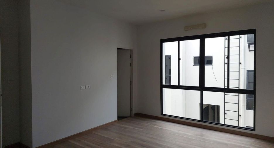 For sale 9 ベッドルーム townhouse in Yan Nawa, Bangkok