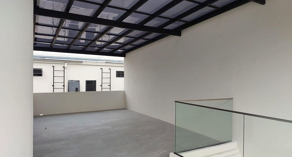 For sale 9 ベッドルーム townhouse in Yan Nawa, Bangkok