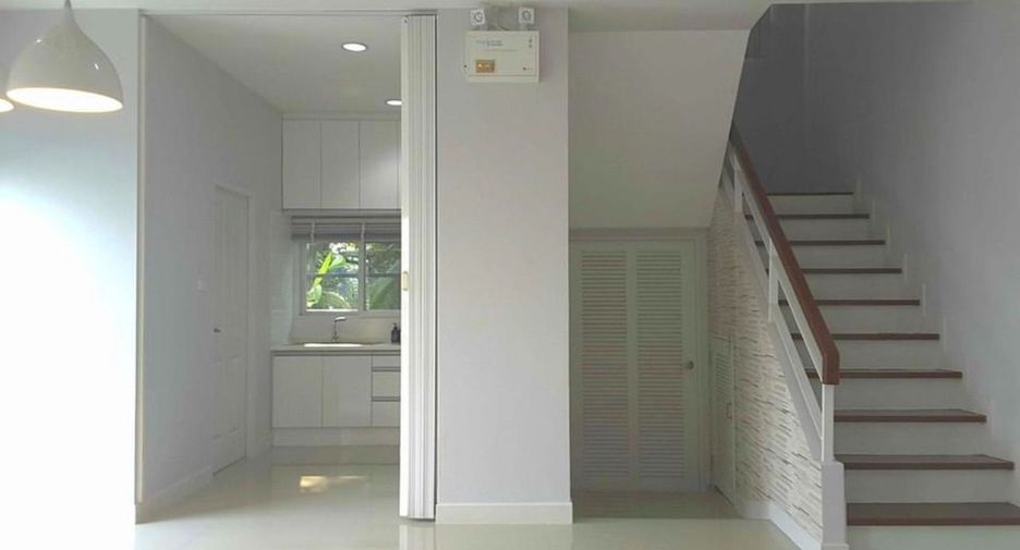 For rent そして for sale 4 Beds house in Lam Luk Ka, Pathum Thani