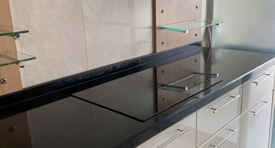 For rent and for sale 2 bedrooms condo in Khlong Toei, Bangkok