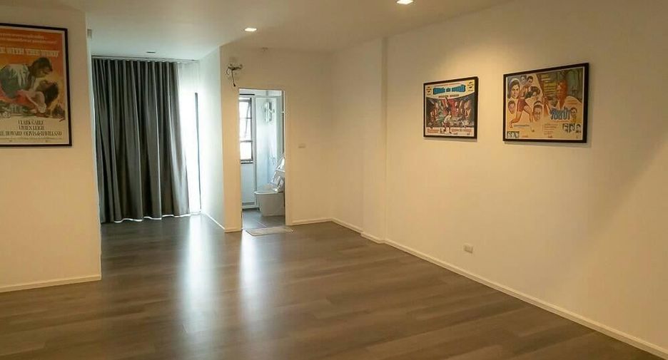 For rent 4 bed retail Space in Bang Phli, Samut Prakan