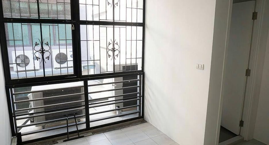 For rent 4 bed retail Space in Bang Phli, Samut Prakan