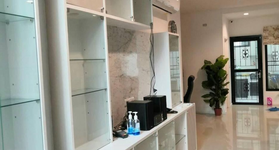 For rent 4 bed retail Space in Bang Phli, Samut Prakan