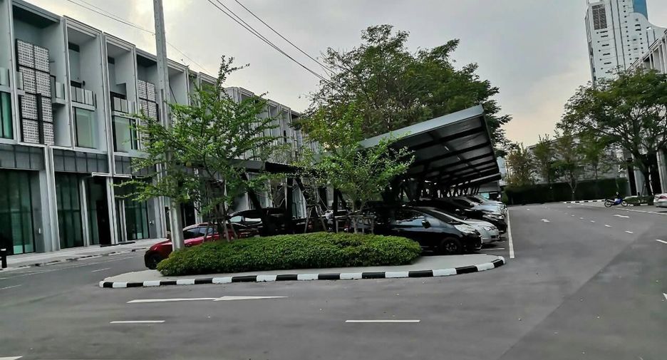 For rent 4 bed retail Space in Bang Phli, Samut Prakan