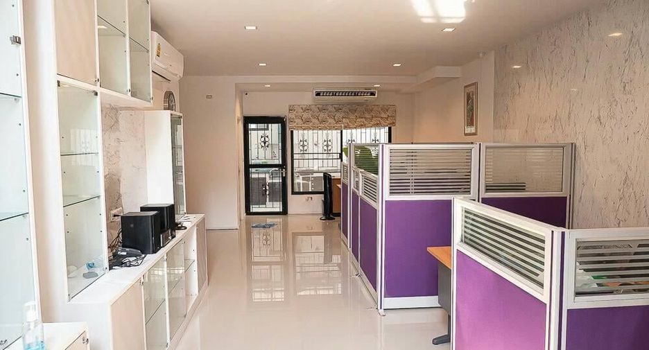 For rent 4 bed retail Space in Bang Phli, Samut Prakan