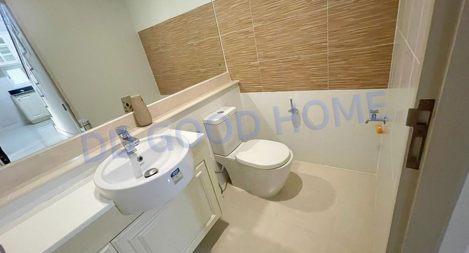 For sale 3 bedrooms house in Khlong Sam Wa, Bangkok