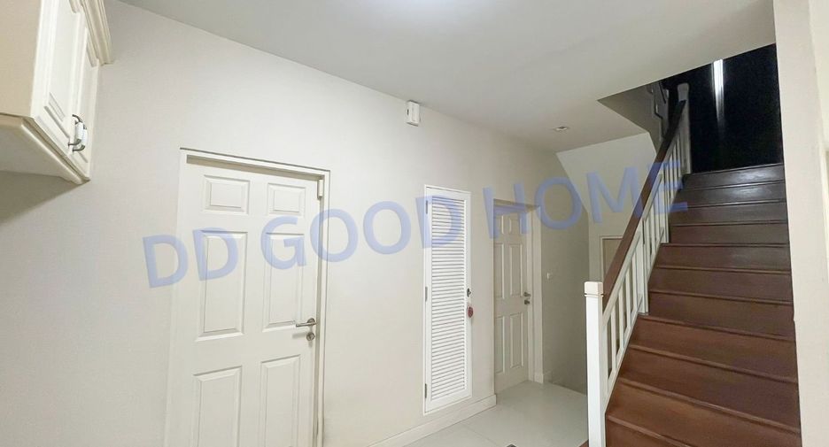 For sale 3 bedrooms house in Khlong Sam Wa, Bangkok