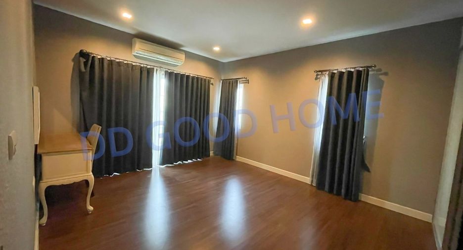 For sale 3 bedrooms house in Khlong Sam Wa, Bangkok