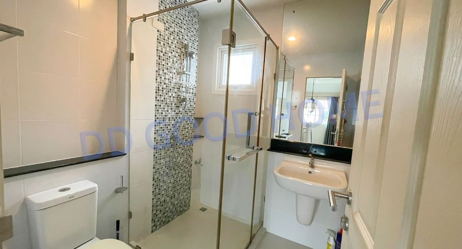 For sale 3 bedrooms house in Khlong Sam Wa, Bangkok
