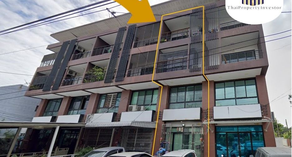 For sale 3 bed retail Space in Phra Khanong, Bangkok