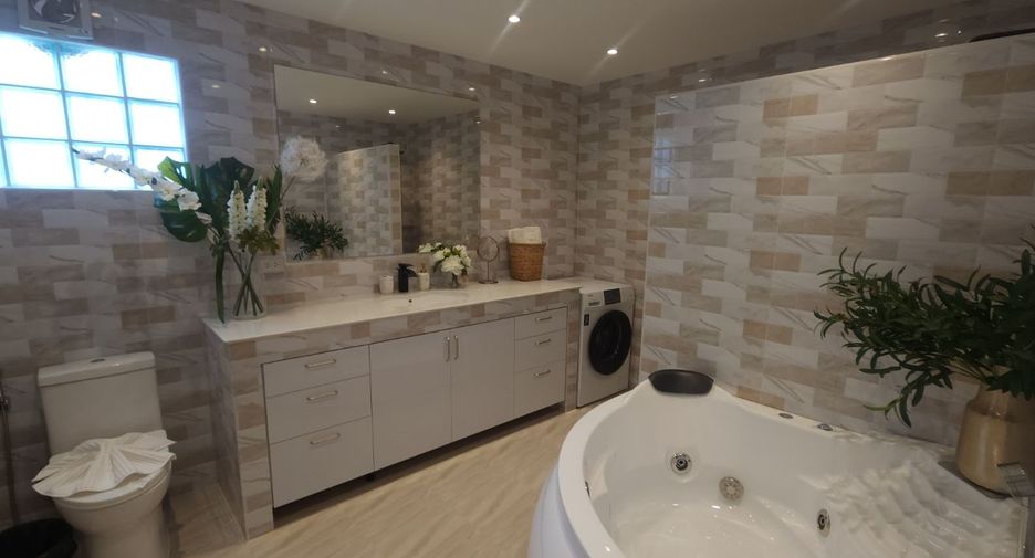 For sale 4 bed villa in Mueang Rayong, Rayong