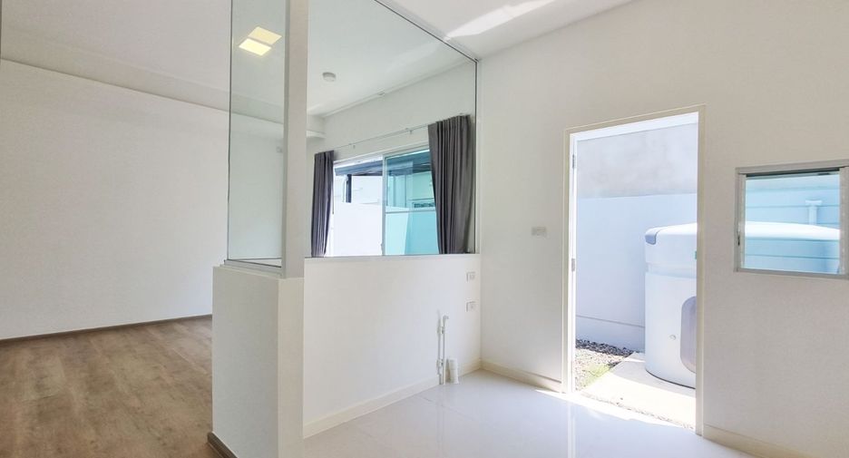 For sale 3 bedrooms townhouse in Bang Phli, Samut Prakan