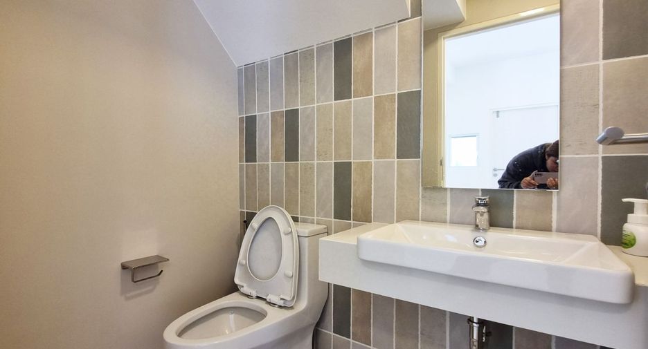 For sale 3 bedrooms townhouse in Bang Phli, Samut Prakan