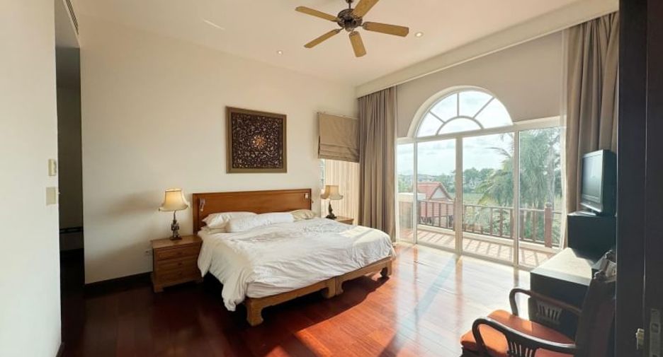 For sale 6 bed villa in Huay Yai, Pattaya
