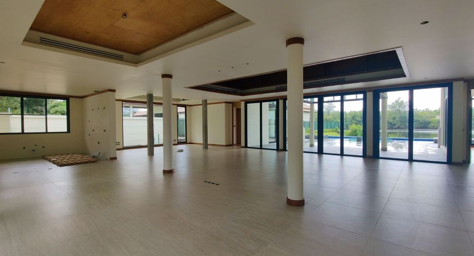 For sale 5 bedrooms villa in Thalang, Phuket